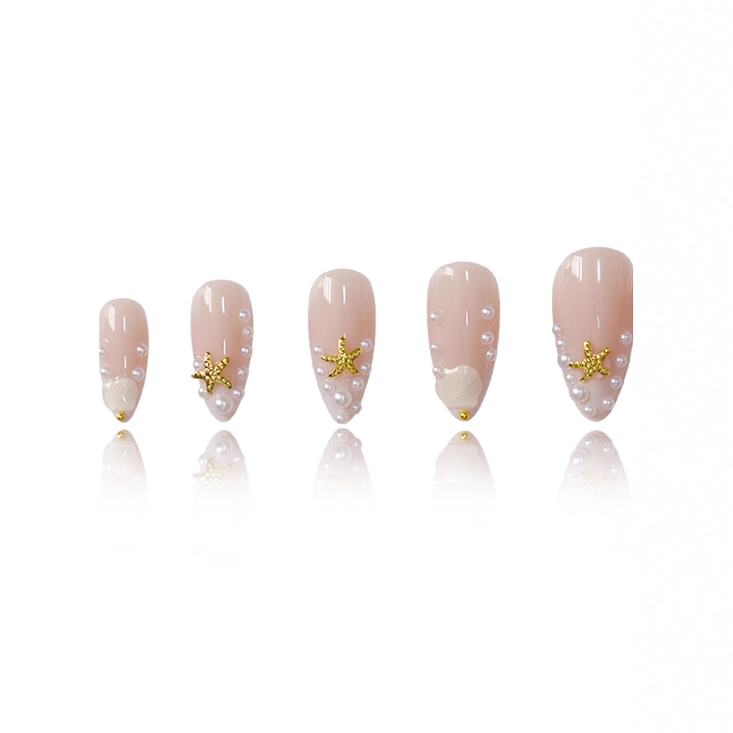Verschnörkelte Muschel- und Seestern-Nagelkunst-Verzierungen Brehn