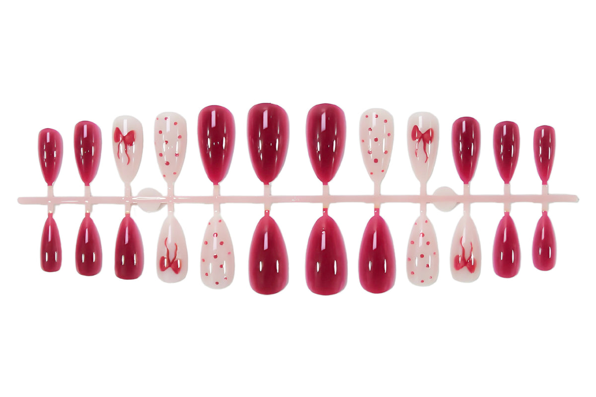 Kunstnagelset mit stilvollen Frucht- und Pluster-Designs Brehn
