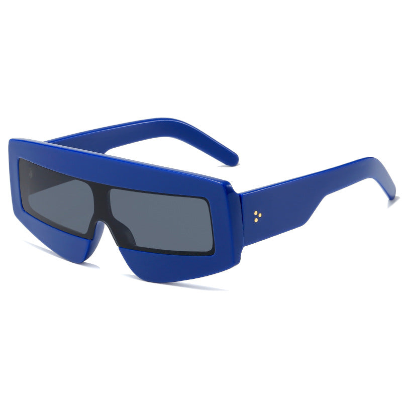 Damen futuristische Sonnenbrille im chunky Design Brehn