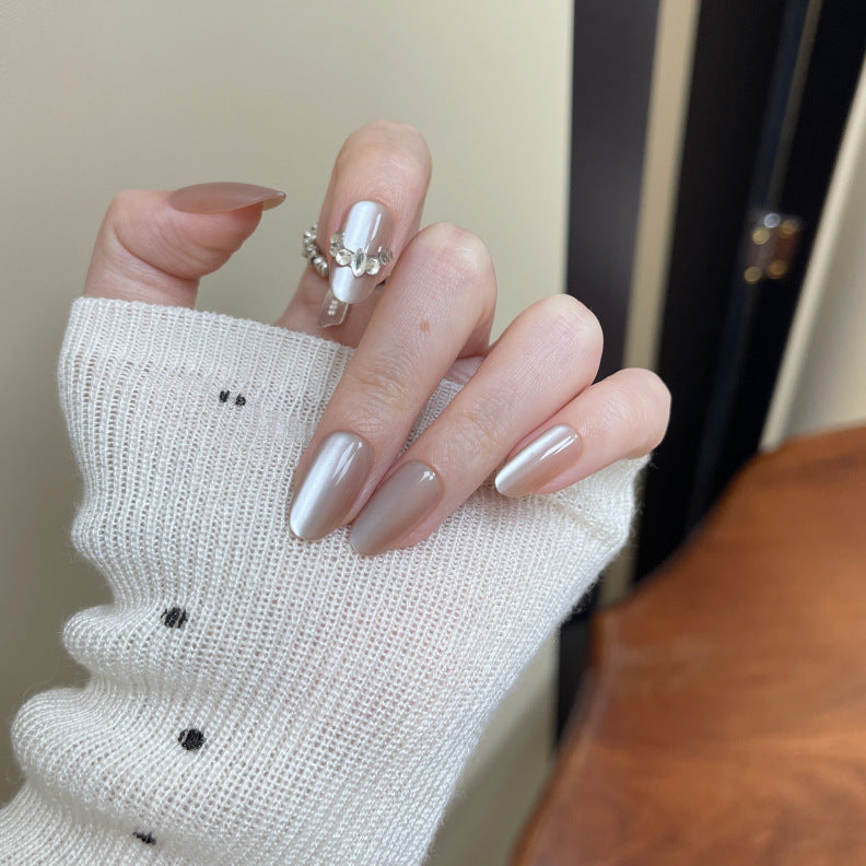 Elegante Silber Nagelkunst Brehn