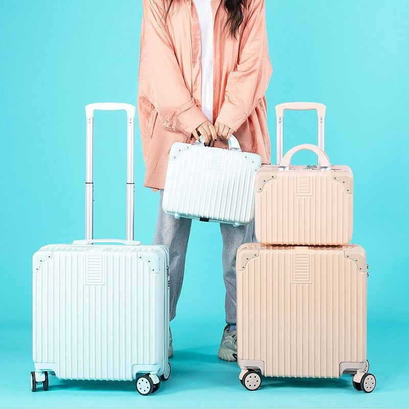 Robuster Hartschalen Reisekoffer Im Modernen Design Brehn