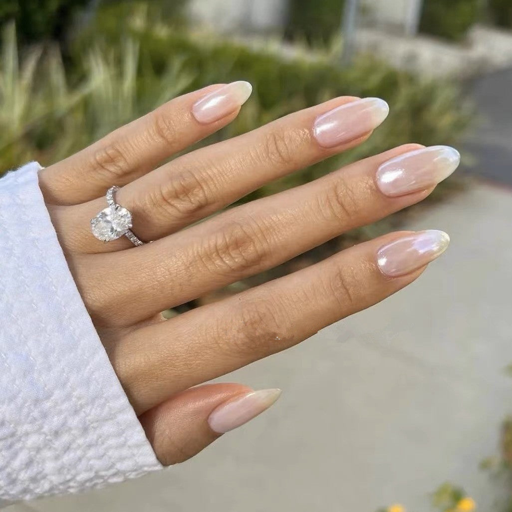 Glänzende Stiletto Press-On Nagelspitzen