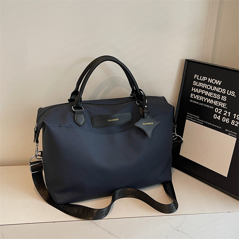 Elegante Reisetasche Mit Praktischen Fächern Brehn