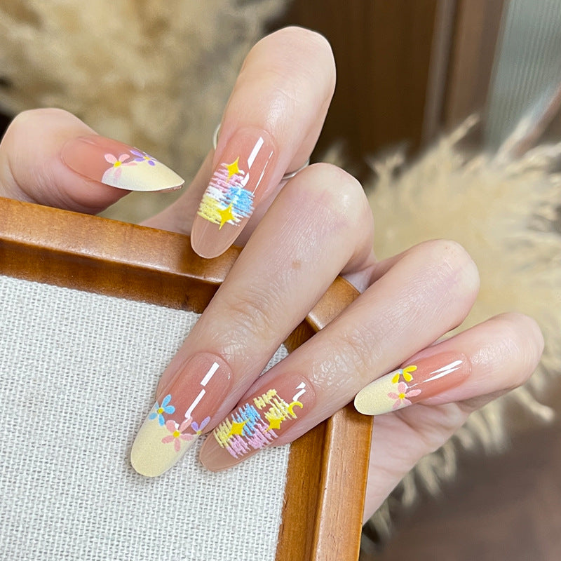 Künstlerisches Design Press-On Nails Set mit floralem Muster Brehn