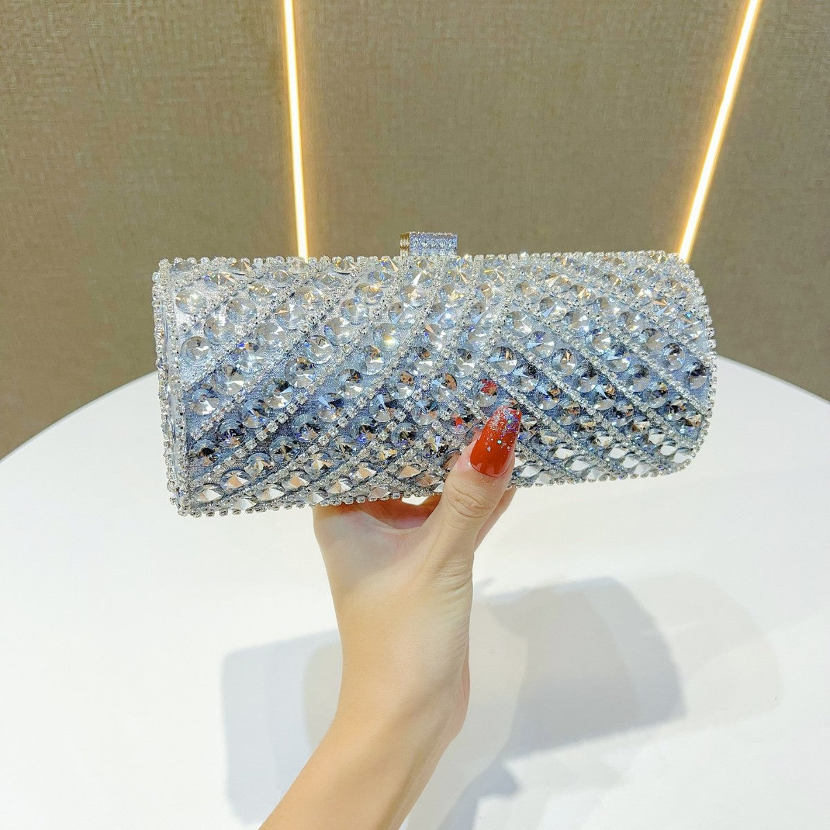 Glitzernde kristallbesetzte Abend-Clutch