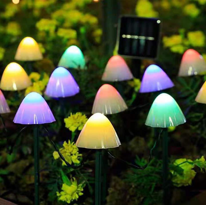 Zeitgenössische kreative Kunststoff-Solar-LED-Pilzlichter Lichterkette für den Außenbereich Patio | Brehn