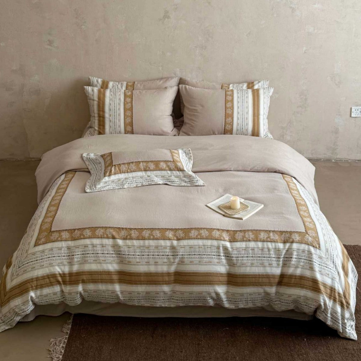 Baumwoll-Leinen-Mischung Border Stripe Bettbezug Set mit gerahmten floralen Bordüren Kissenbezügen