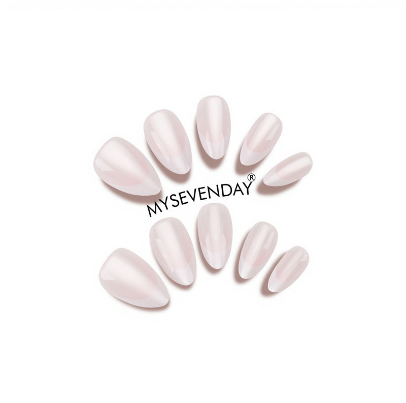 Elegante French Tip Press-On Nagelkunst Brehn