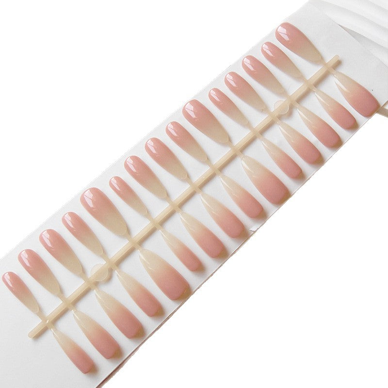 Künstliche Nude-Fingernägel Im Eleganten Ombre-Look Brehn