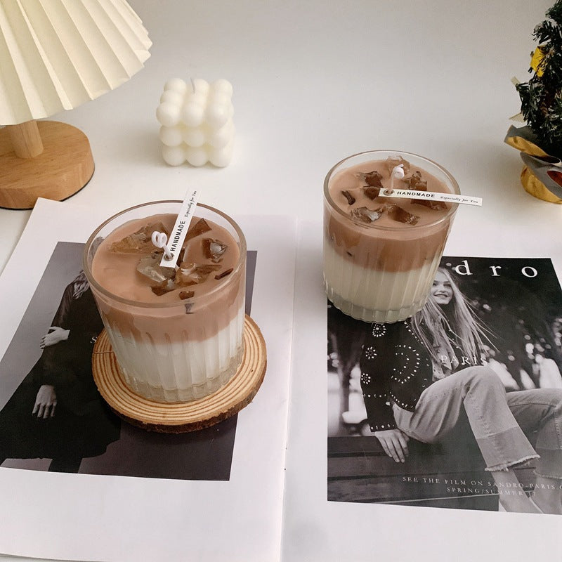 Handgegossene Schicht-Latte-Glow Soja-Kerze in gerippter Glas mit Eis-Akzent-Oberseite