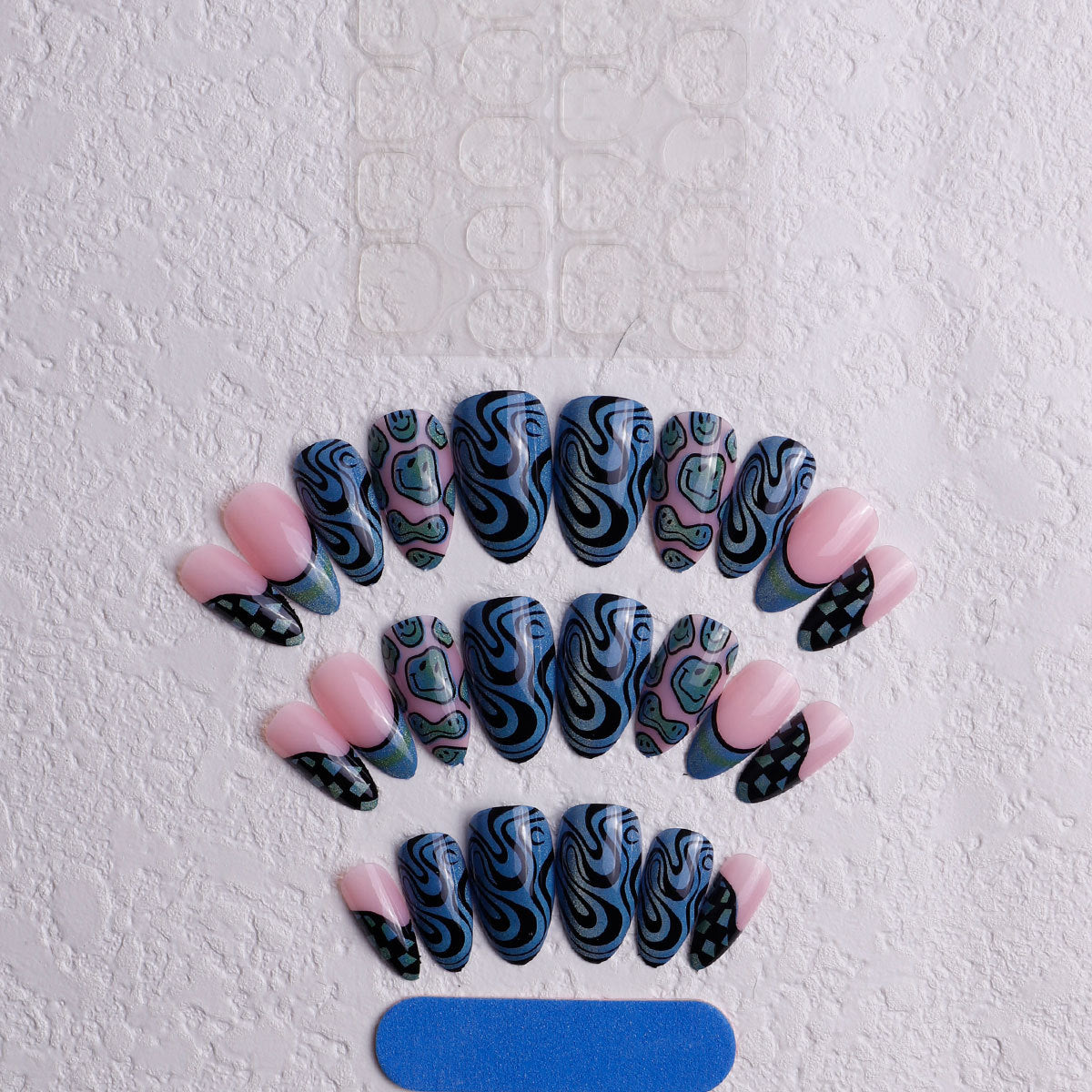 Künstlerische abstrakte Nagelkunst