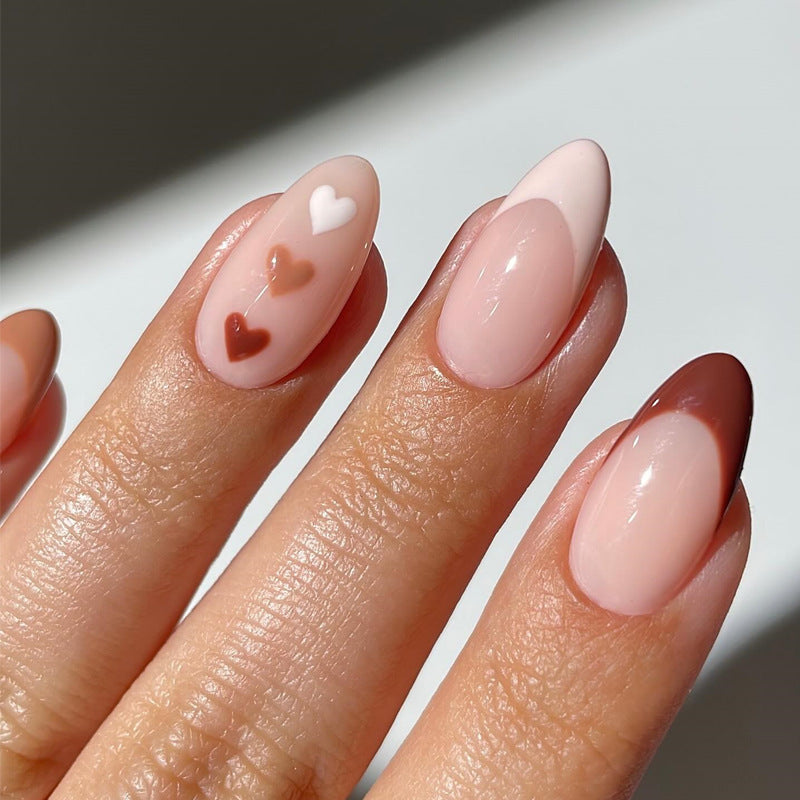 Künstlerisches Herz-verzierte Press-On Nail Set Brehn