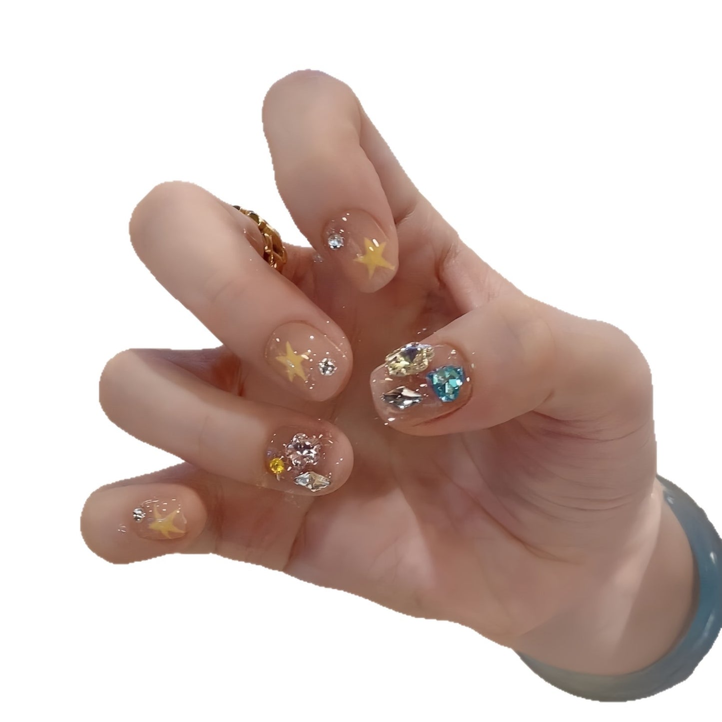 Glitzernde Nagelspitzen mit Eleganten Schmuckakzenten Brehn