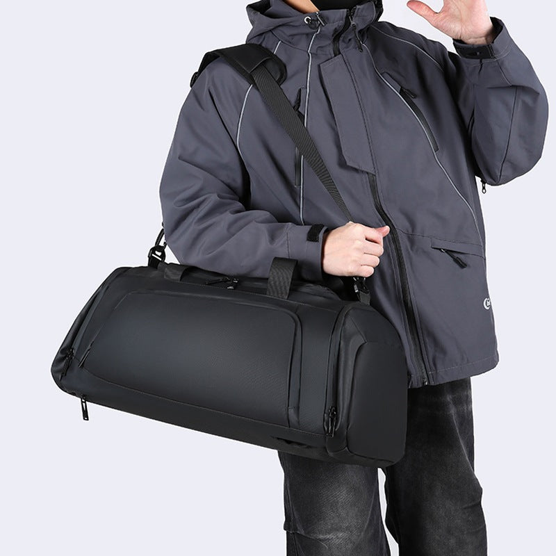 Sportliche Reisetasche mit wasserabweisendem Design und großzügigem Innenraum Brehn