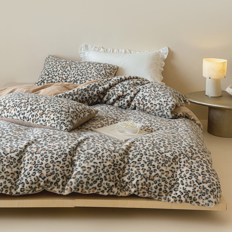Plüsch-Bettwäsche-Set mit Animal-Print und extrafluffiger Minky-Oberfläche