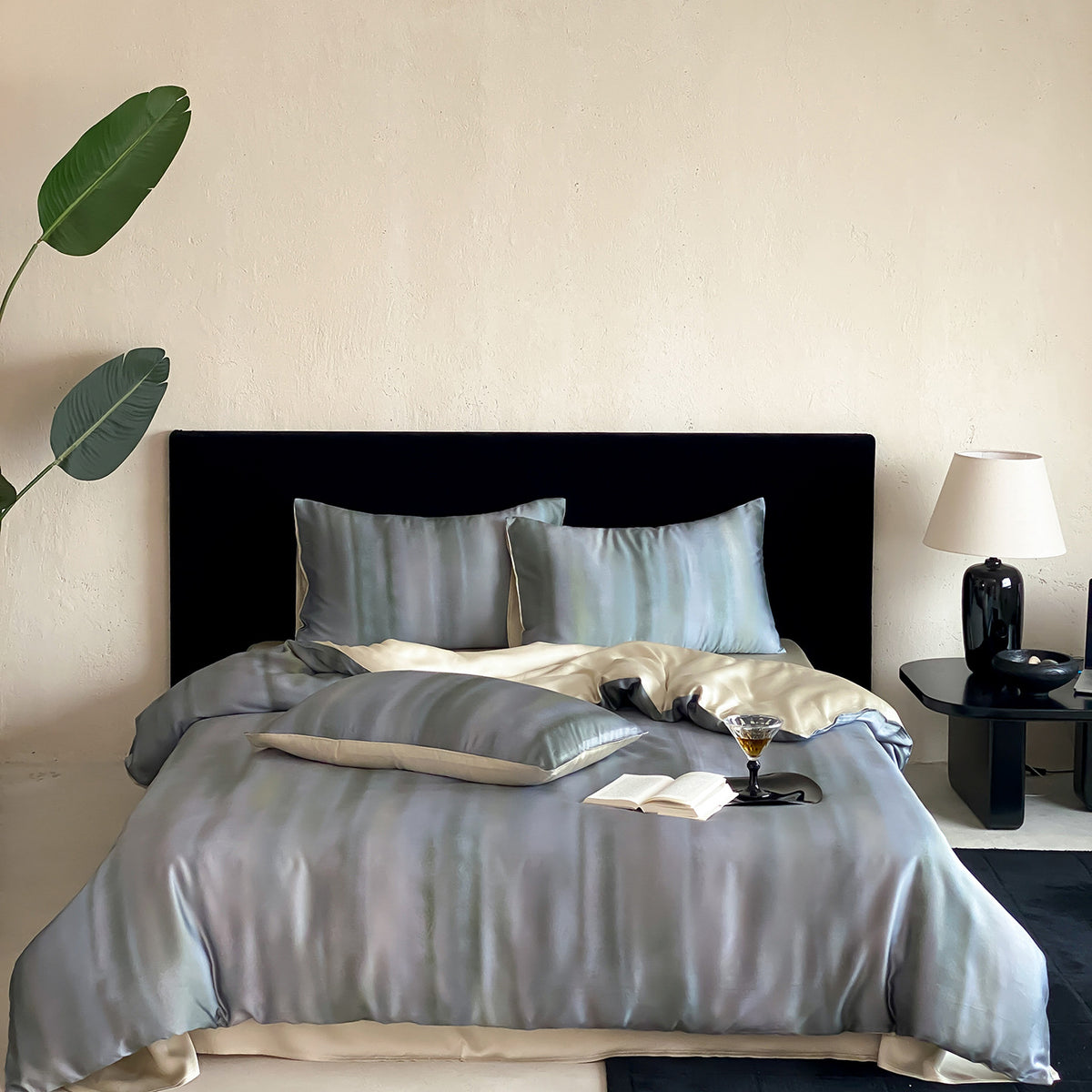 Elegantes Satin-Bettwäsche-Set mit seidig-glänzender Oberfläche und atmungsaktiver Füllung Brehn