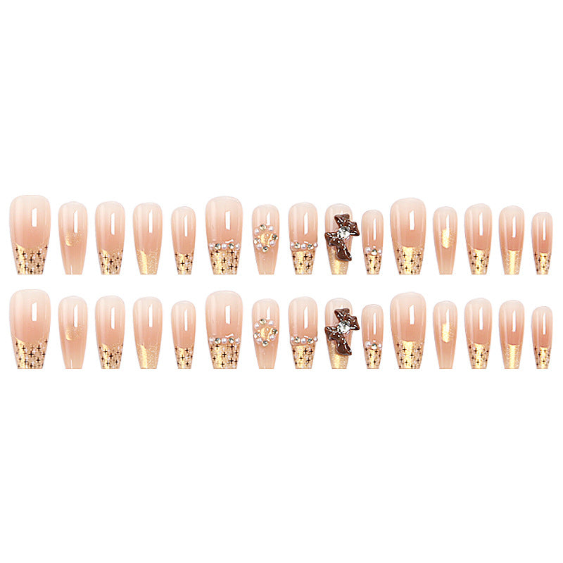 Kunstnagelset mit eleganten Applikationen Brehn