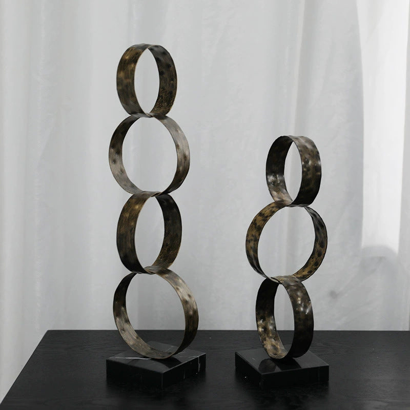 Moderne geometrische Metallsulptur