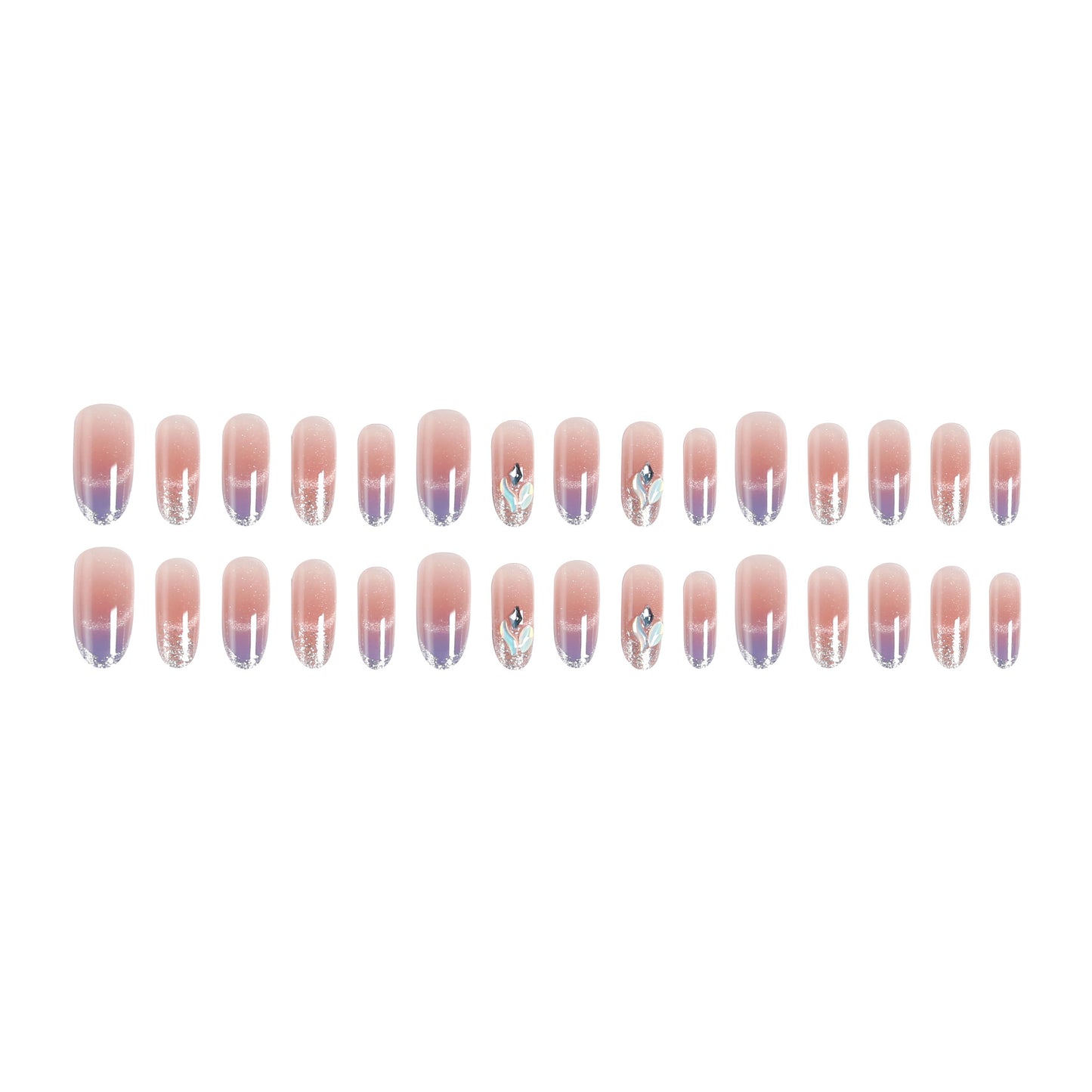 Kunstnagelset mit elegantem Glitzereffekt und verschönerten Applikationen Brehn