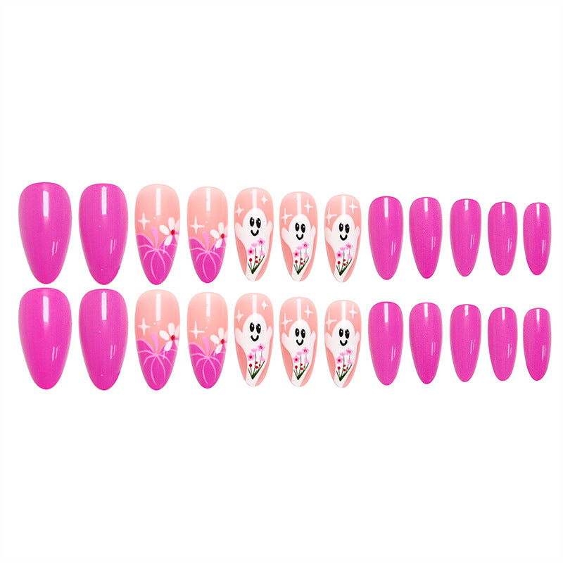 Kreative Nagelspitzen mit Geisterdesign und Blütenmotiven Brehn