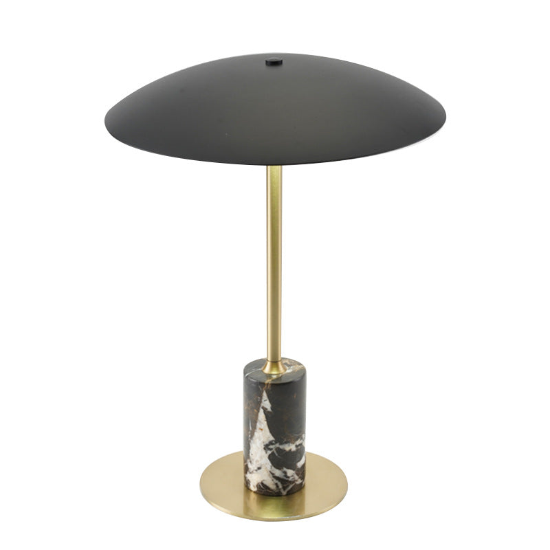 Stylische Tischlampe