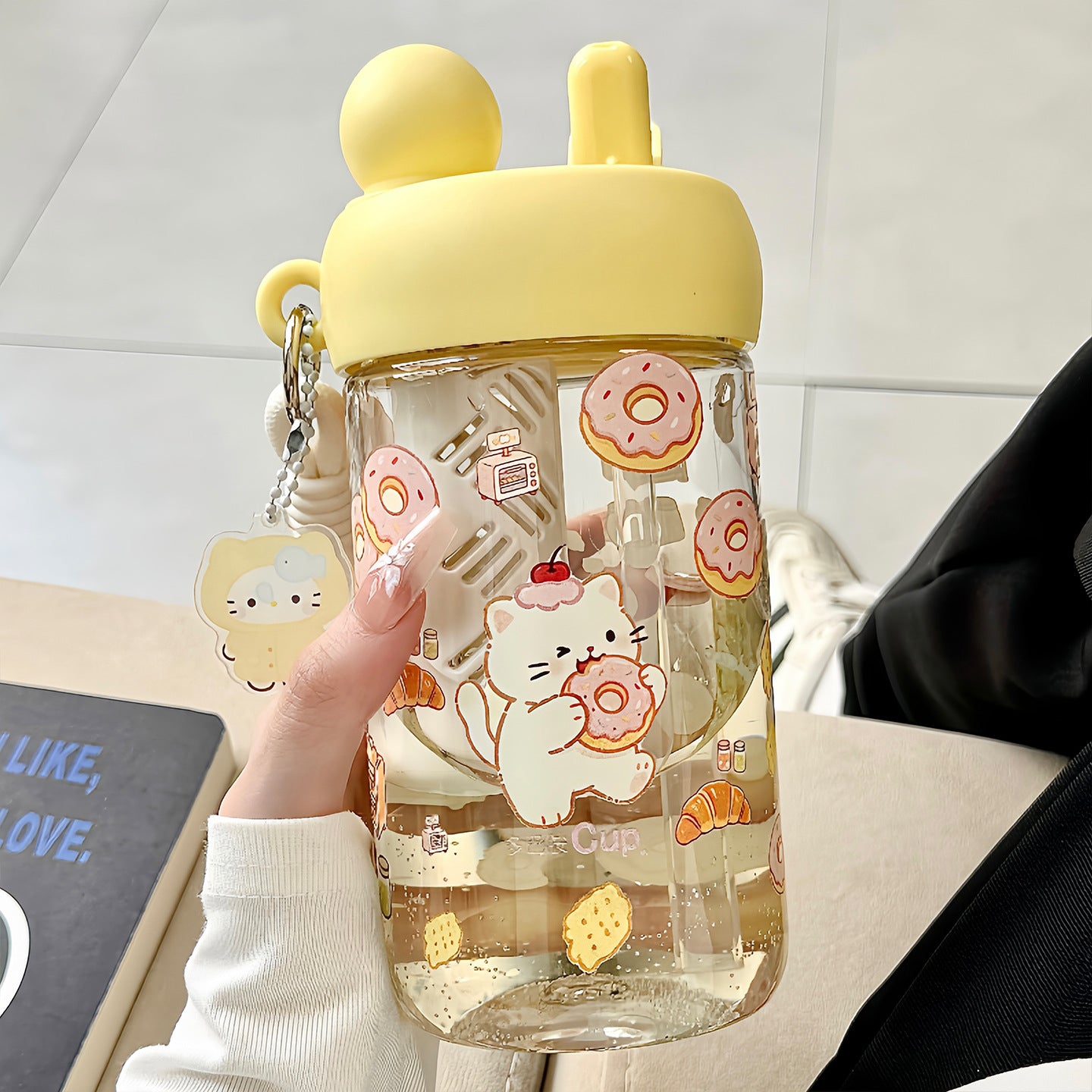 Damen Trinkflasche mit integriertem Tiermotiv und praktischem Tragegriff Brehn