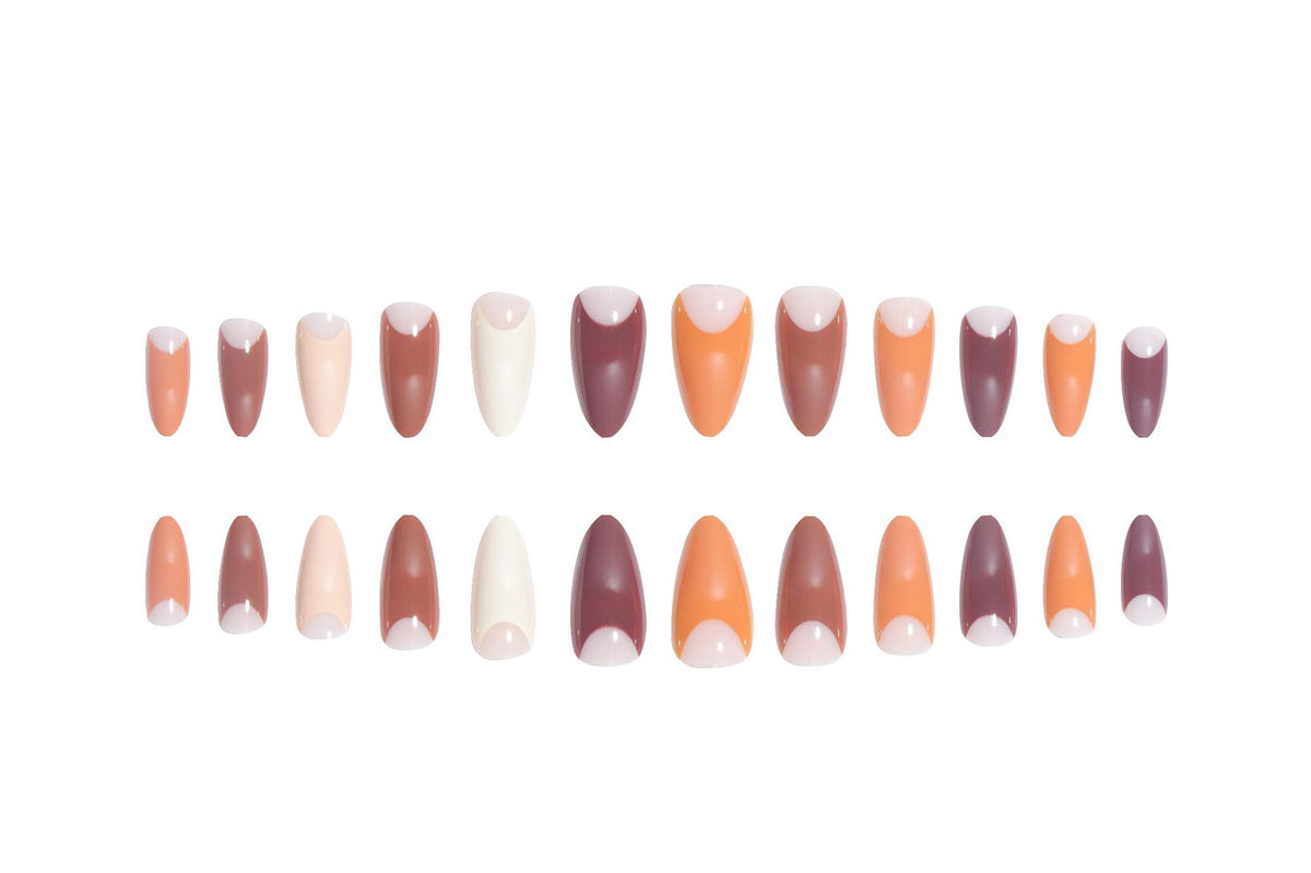 Elegantes Stiletto Press-On Nagelset mit einzigartigen französischen Tipps Brehn