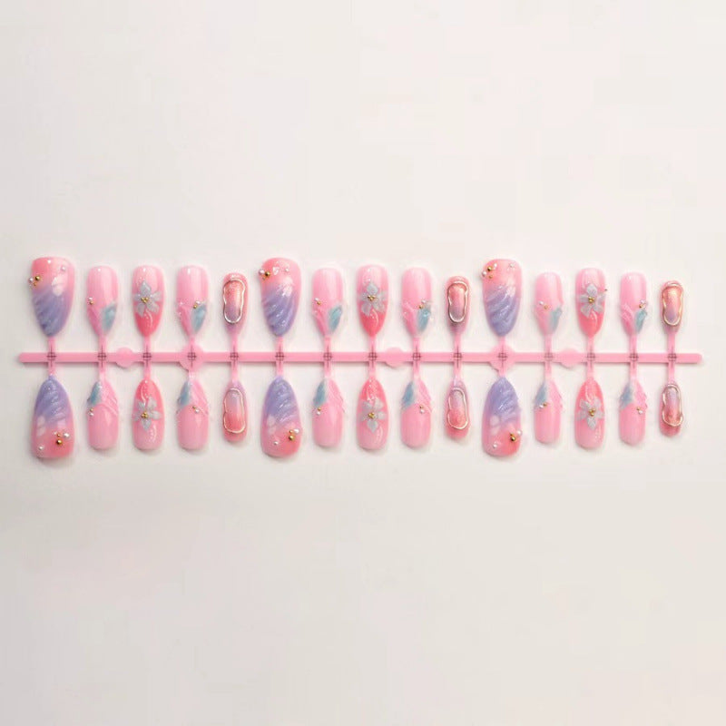 Dekorative Nagelkunst