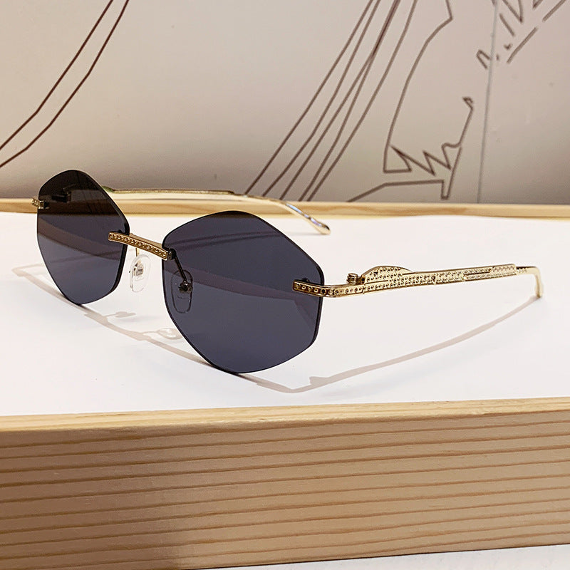 Damen extravagante Sonnenbrille mit funkelnden Akzenten Brehn