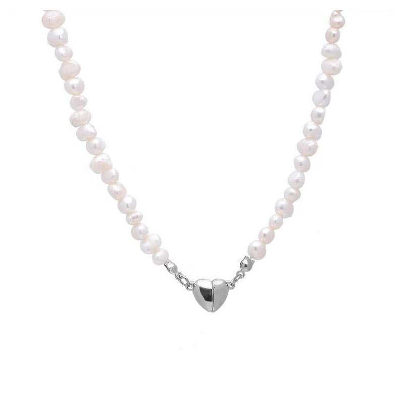 Elegantes Silberperlenarmband mit Herzdetails Brehn