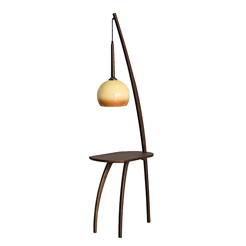 Moderne Stehlampe mit integriertem Beistelltisch