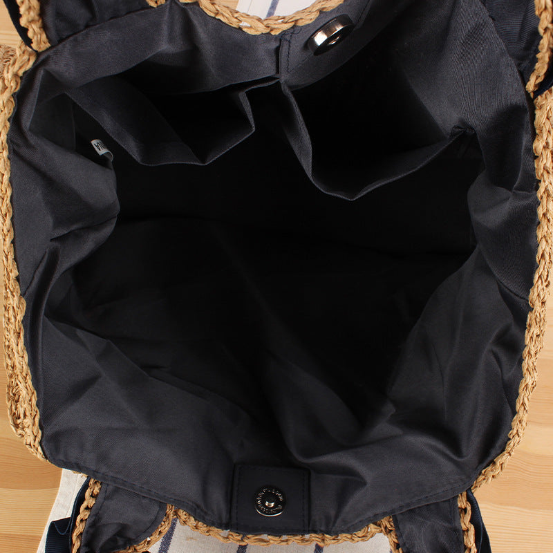 Elegante Handtasche mit Perlenverzierung und Rüschengriff Brehn