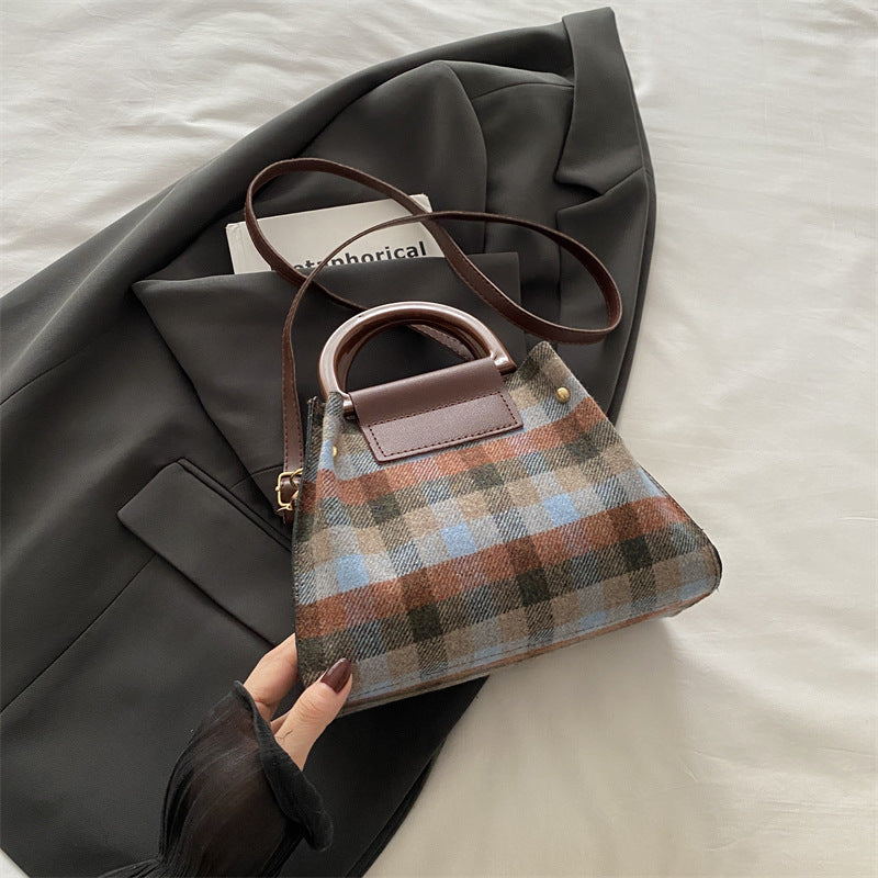 Karo Strukturierte Mini-Handtasche Brehn