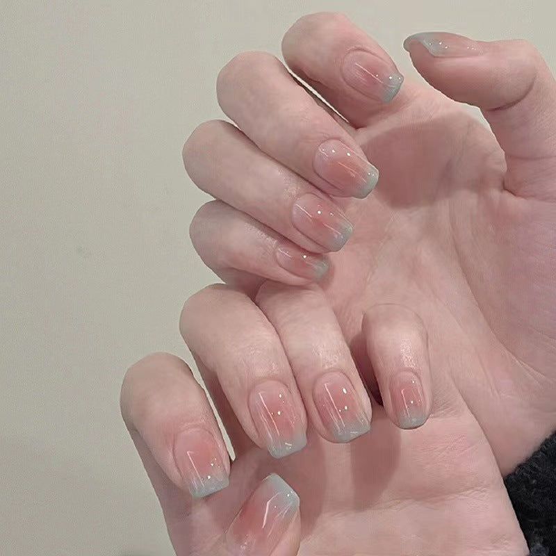 Stilvolle Nagelkunst mit Farbverlauf Brehn