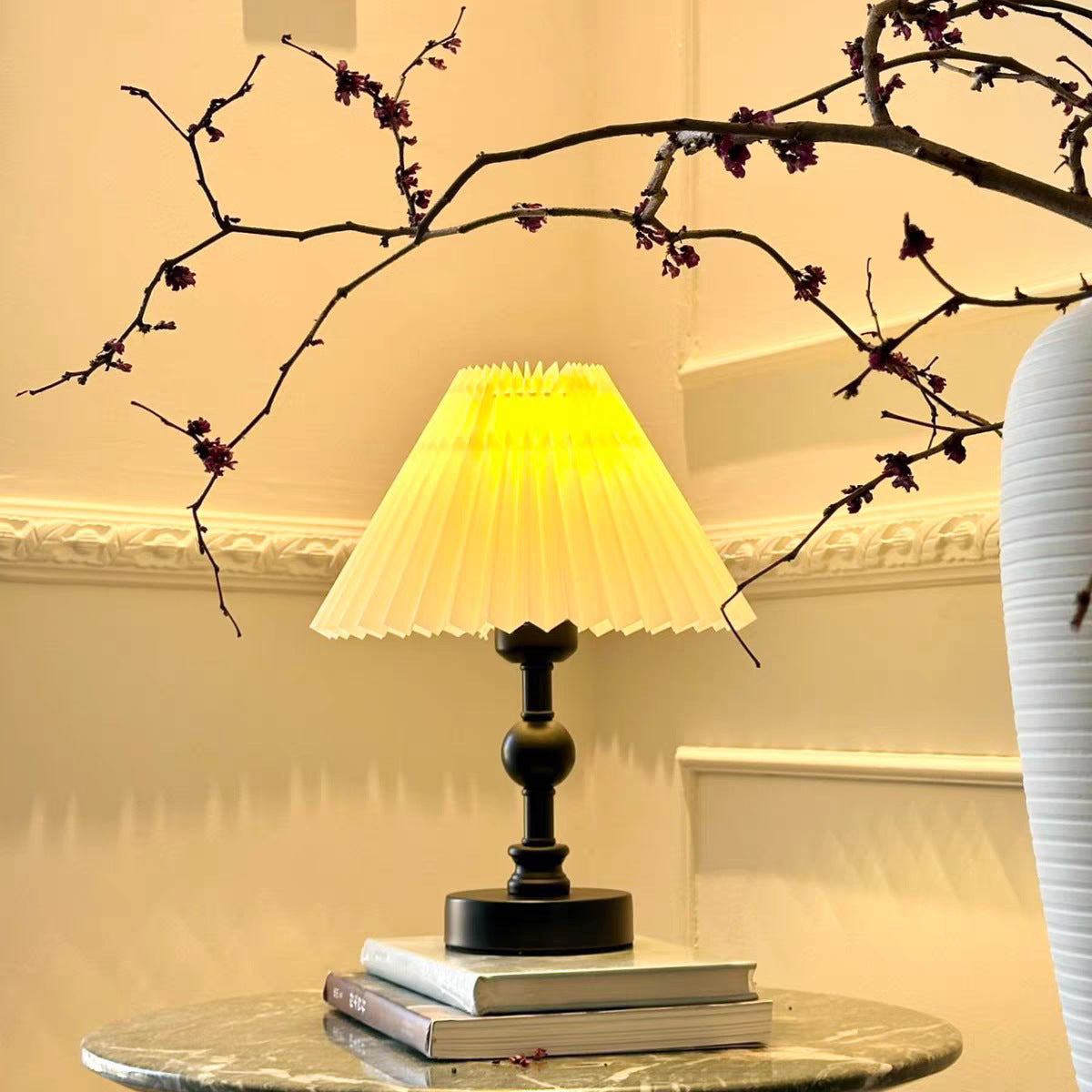 Zeitgenössische Akzent-Tischlampe
