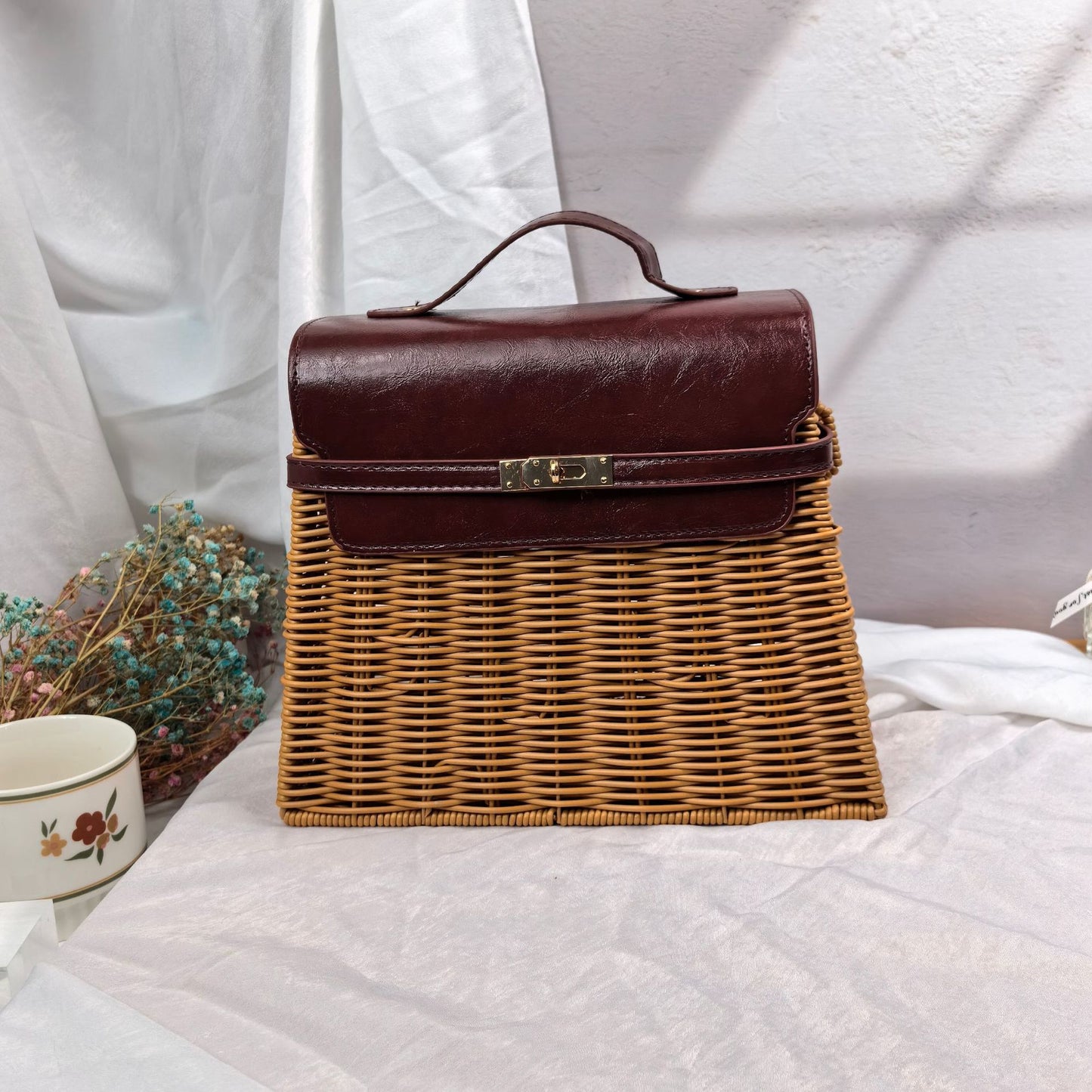 Damen eleganter geflochtener Handtasche mit Holzdeckel Brehn