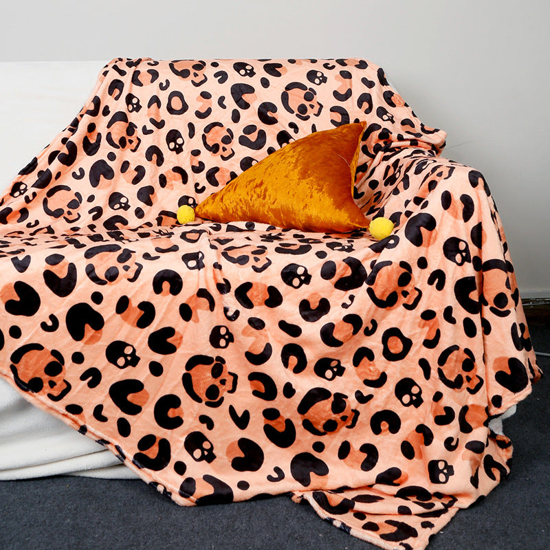 Kuscheldecke mit verspieltem Motiven von Katzen und Regenbögen Brehn