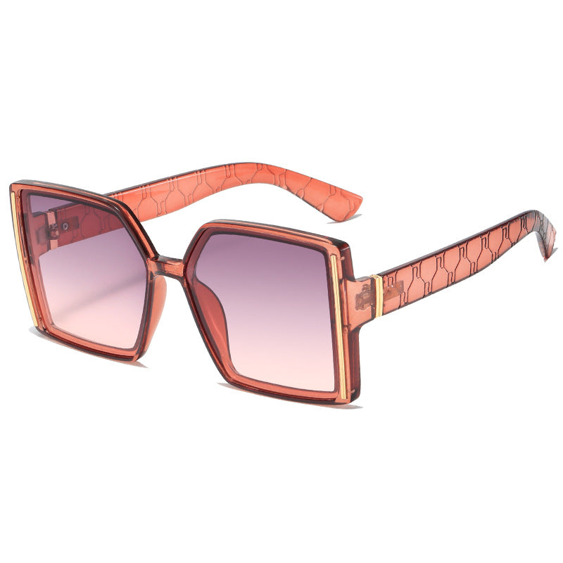 Damen modische Sonnenbrille im retro-inspirierten Design Brehn