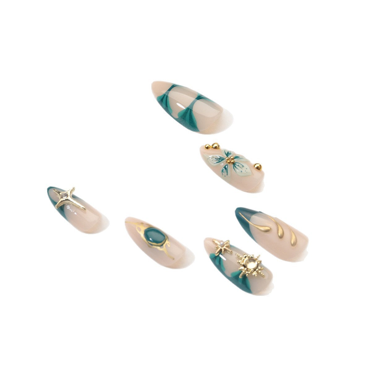 Kreatives Kunstnagelset mit aufwendigen Blumen- und Goldverzierungen Brehn