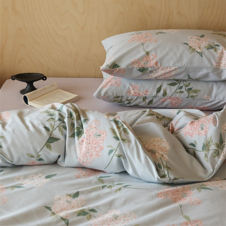 Baumwollsatin Bettwäsche-Set mit feinem Karomuster und floralen Motiven