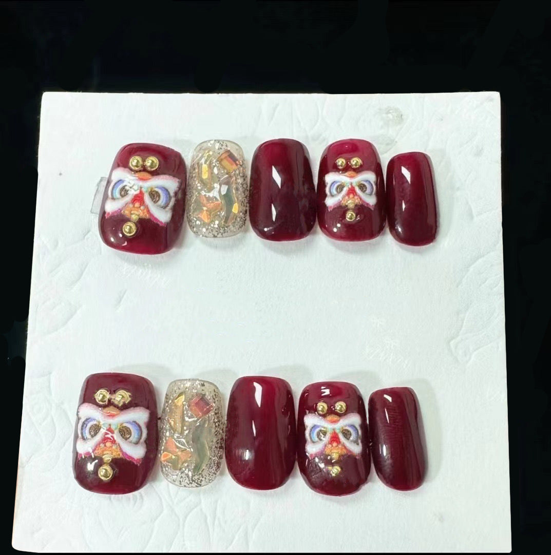 Exquisite Acryl-Nägel mit Schmuckverzierungen Brehn