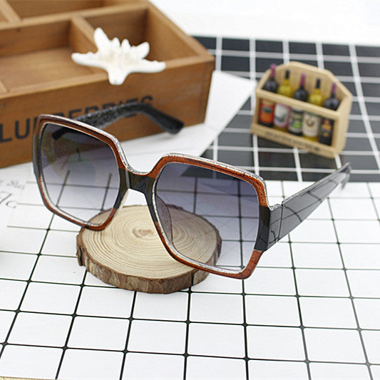 Damen extravagante quadratische Sonnenbrille mit einzigartigem Design Brehn