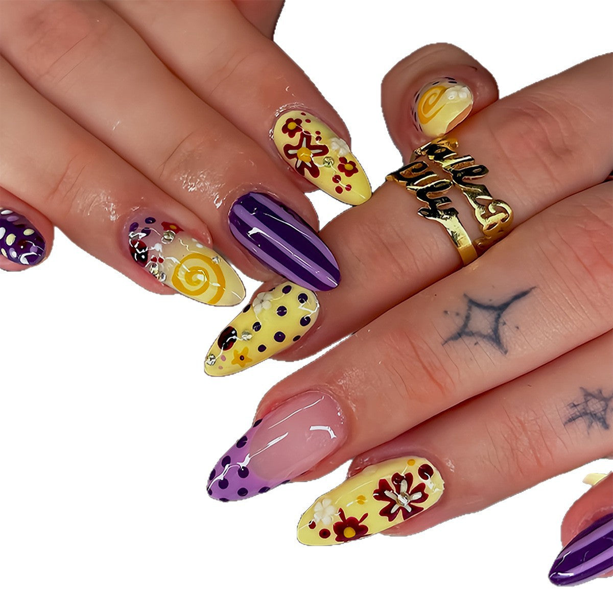 Künstliche Fingernägel mit Floralem und Geometrischem Design Brehn