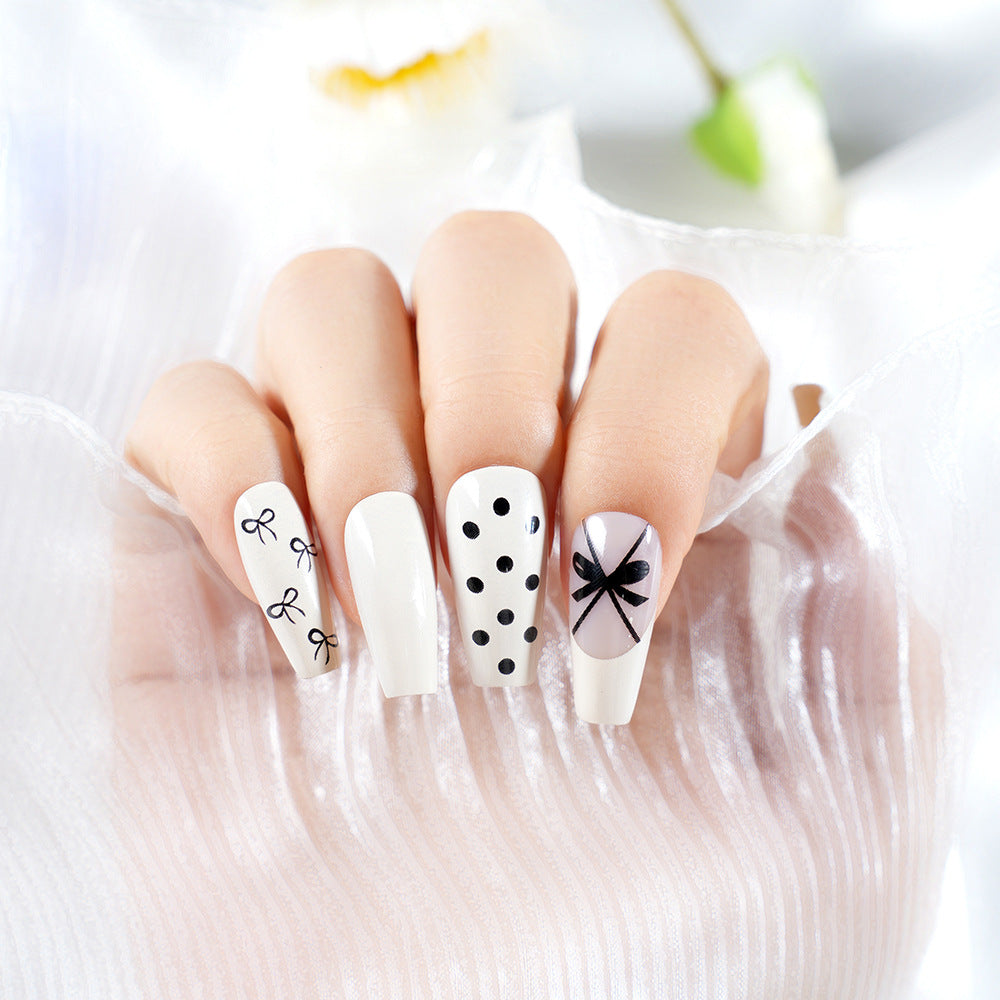 Elegantes Press-On Nagelkunstset Brehn