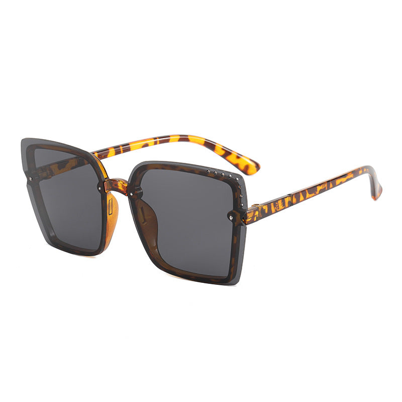 Damen Quadratische Sonnenbrille mit funkelnden Rahmenakzenten Brehn