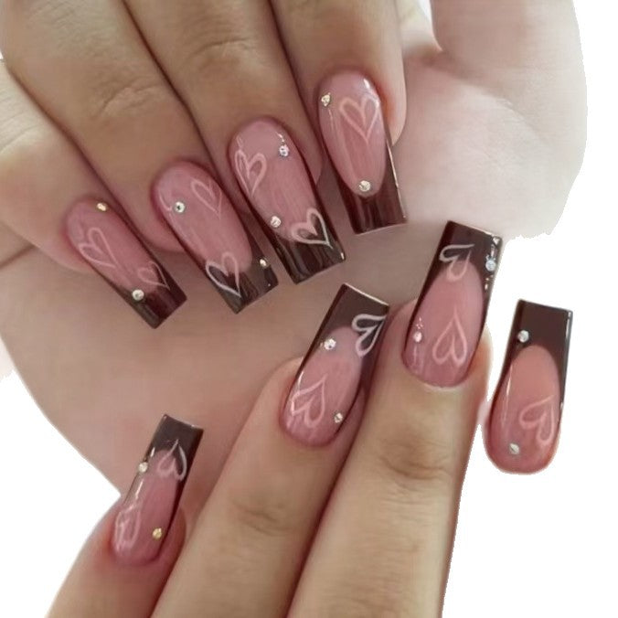 Dekoratives Press-On Nagelset mit Herzdesign Brehn
