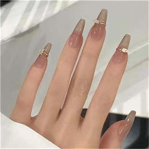 Glamouröses mit Edelsteinen verziertes Nail Art Set Brehn
