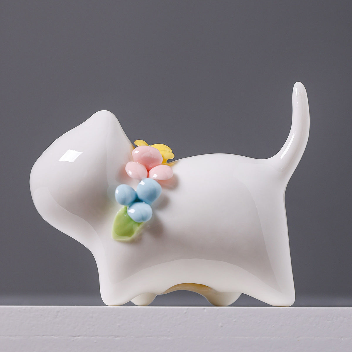 Dekorative Keramik-Hundefigur