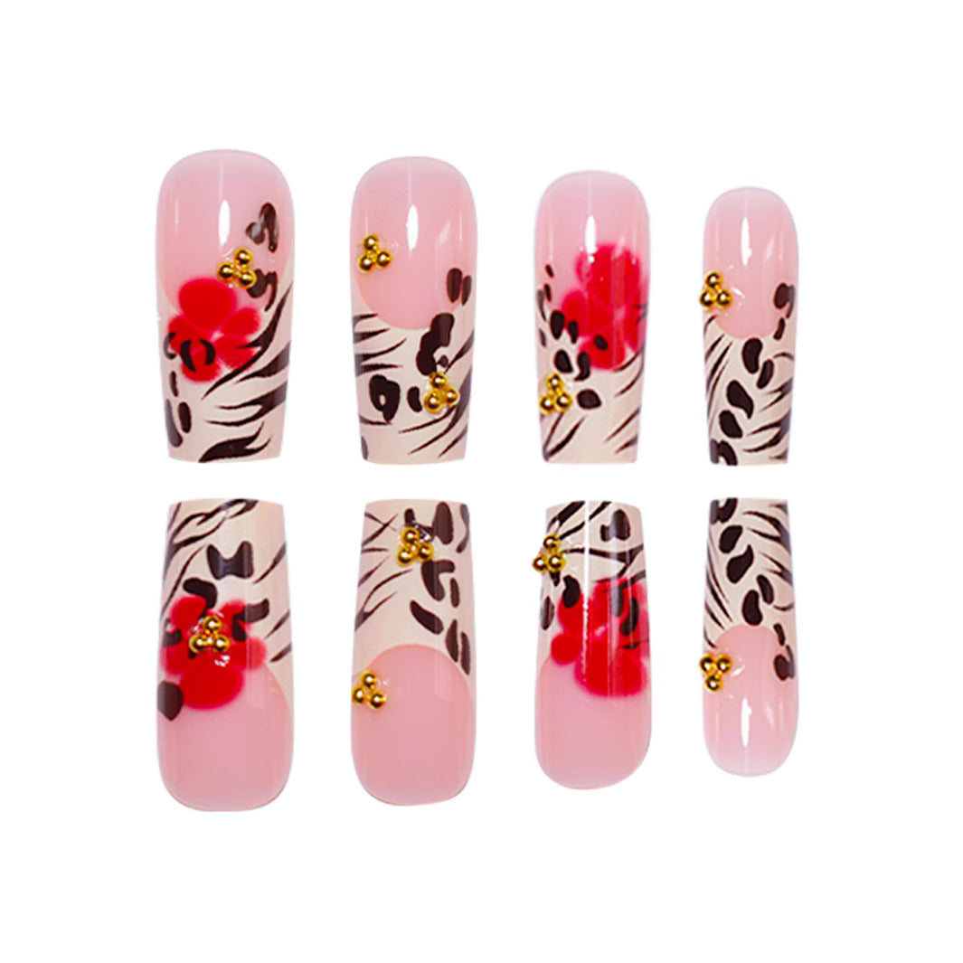 Künstlerische florale Press-On Nagelkunst Brehn