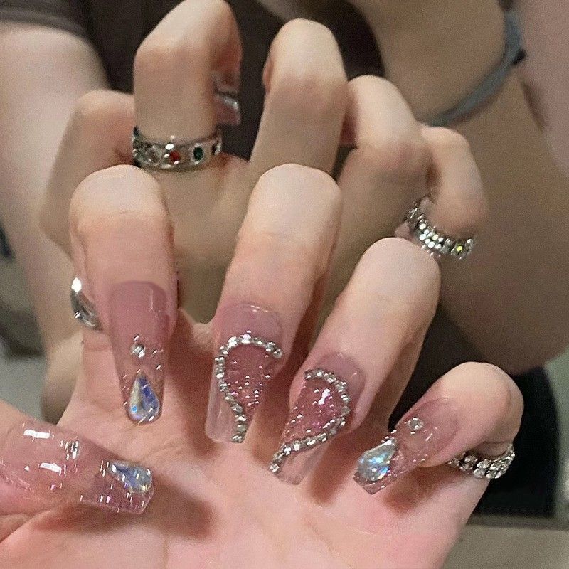 Elegante Strass-Akzent Press-On-Nägel Set Brehn